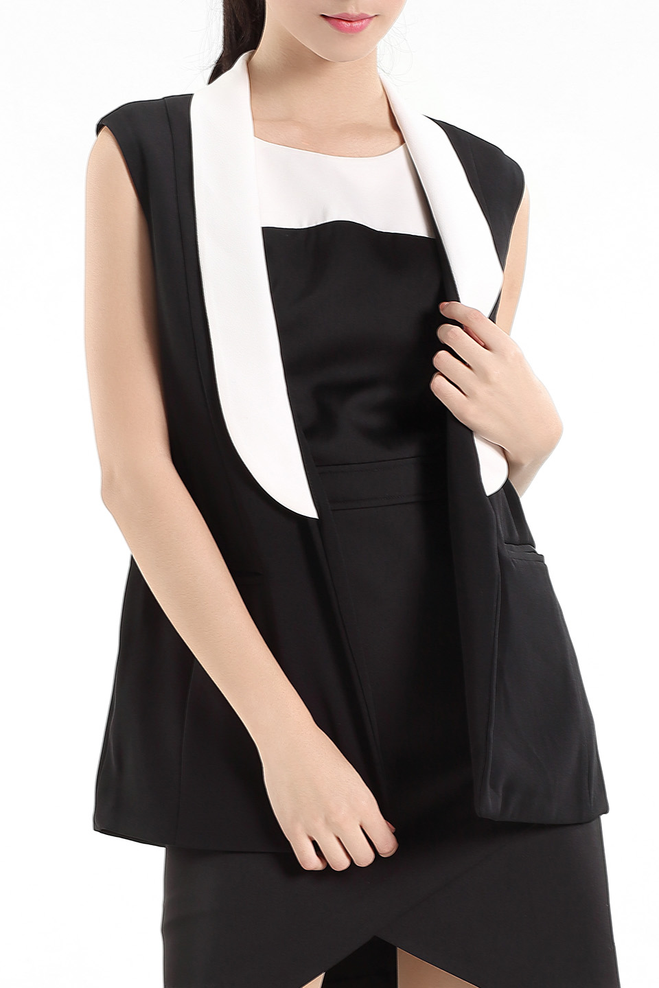 Colour-blocked Sleeveless Blazer